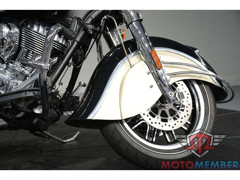 2022 Indian Motorcycle Springfield® Black Metallic/dirt Track Tan alt