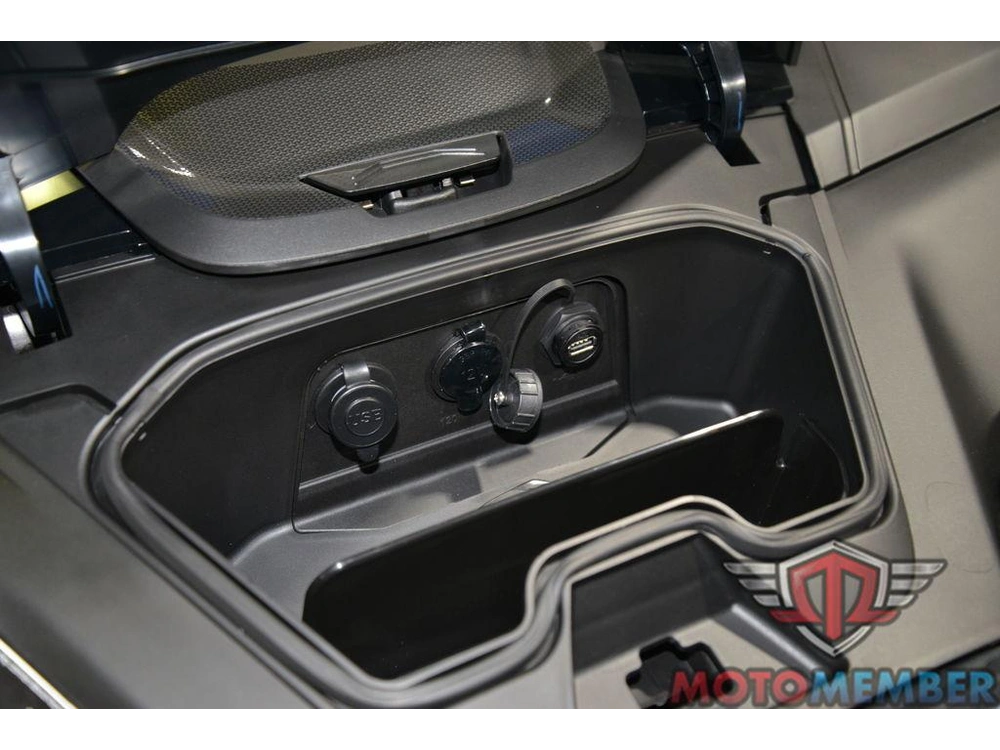 2025 Can-am Maverick R Max X Legion Red alt