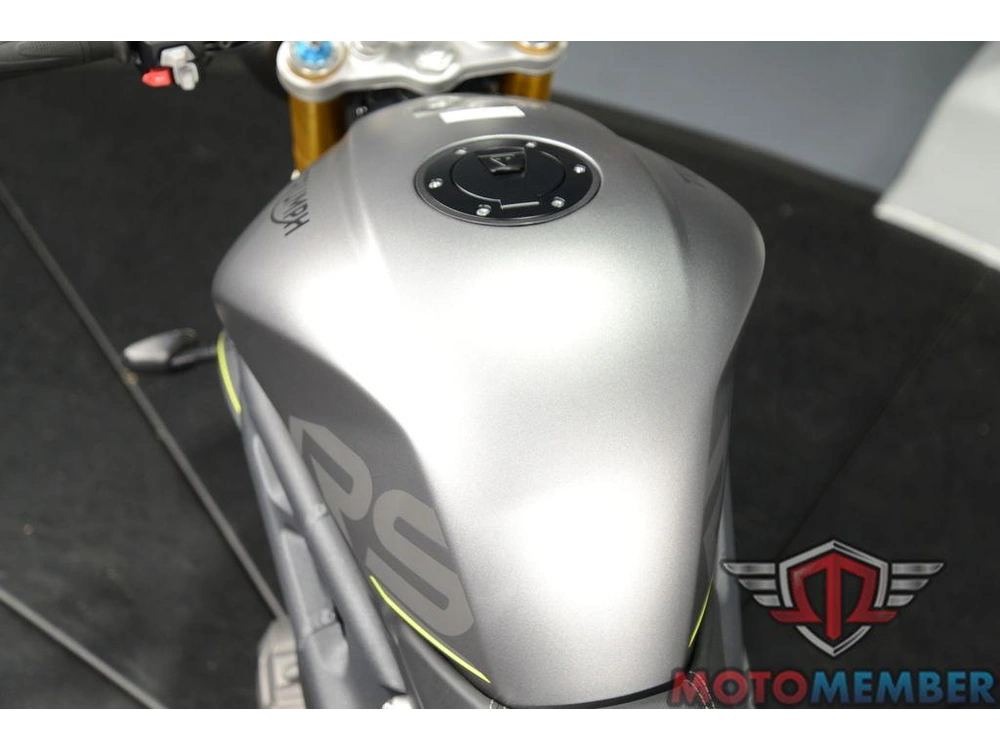 2022 Triumph Speed Triple 1200 Rs Matte Silver Ice alt