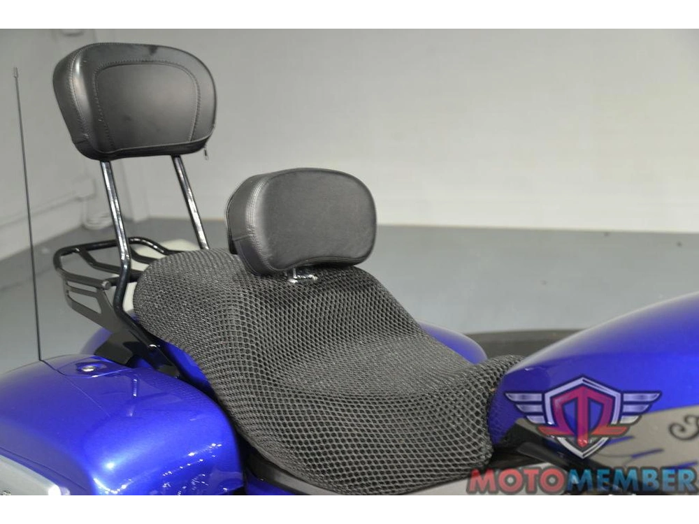 2023 Indian Motorcycle Challenger® Limited Spirit Blue Metallic / Black Metallic alt