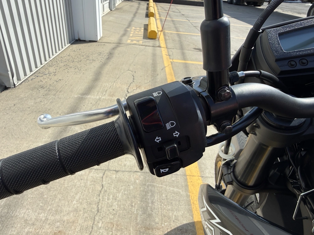 Kawasaki Klx300sm 2026 alt