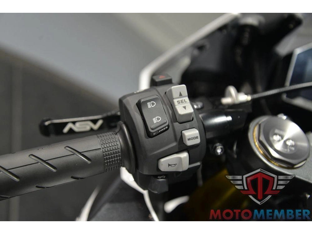 2026 Honda Cbr1000rr alt