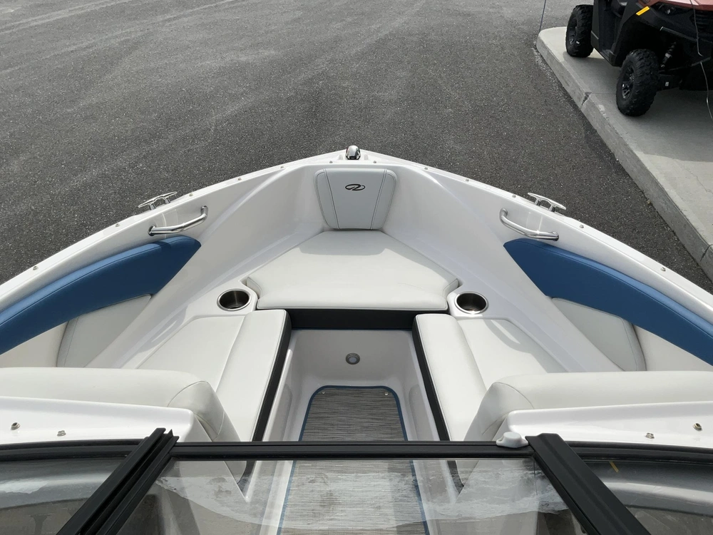 2015 Regal 1900 Esx alt