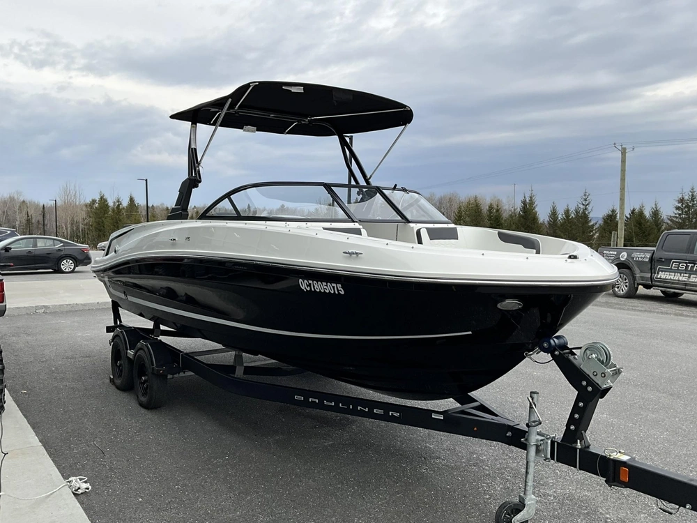 2021 Bayliner Vr6 alt