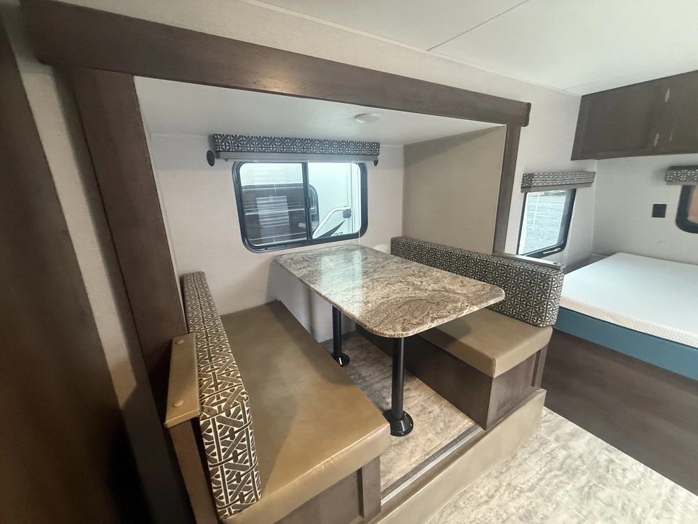 2018 Kz-rv Sportsmen Classic 191bh alt