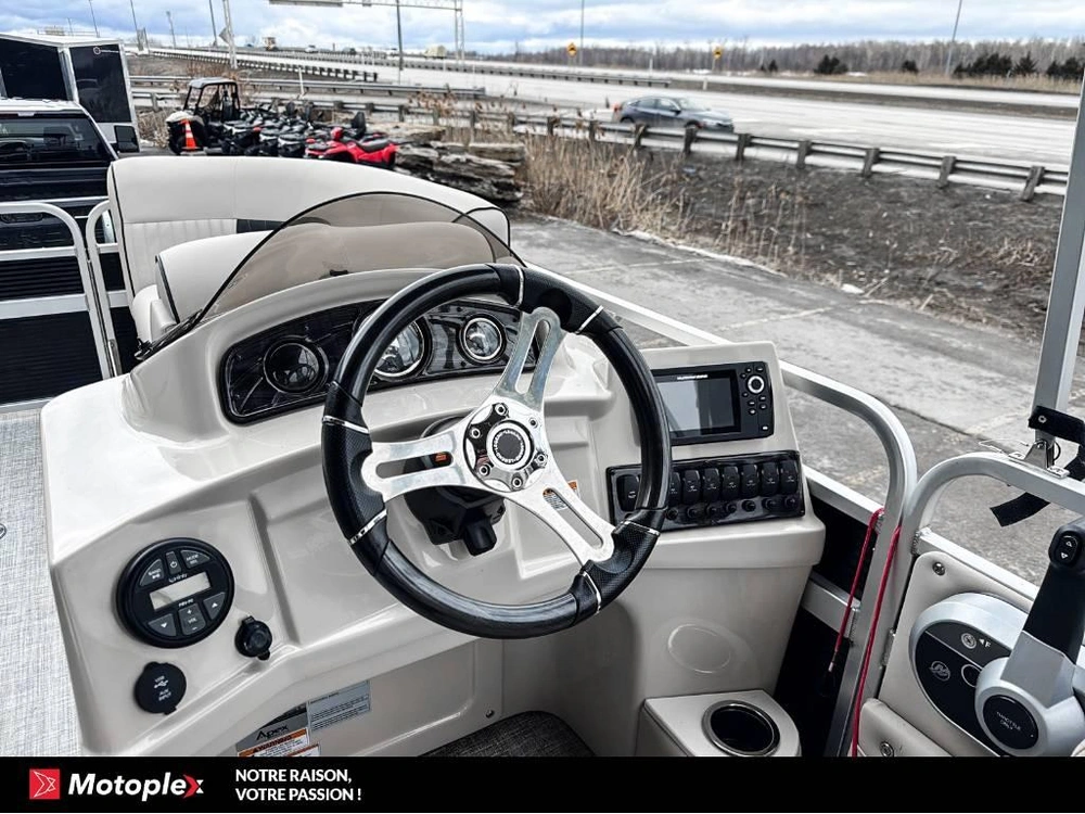 2021 Legend Ponton Dual Lounge alt