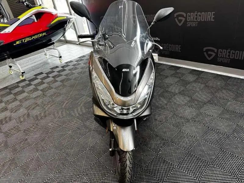 2015 Honda PCX 150 thumbnail 3
