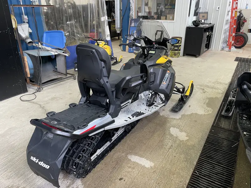 Ski-Doo Grand Touring Sport 900 ACE 2026