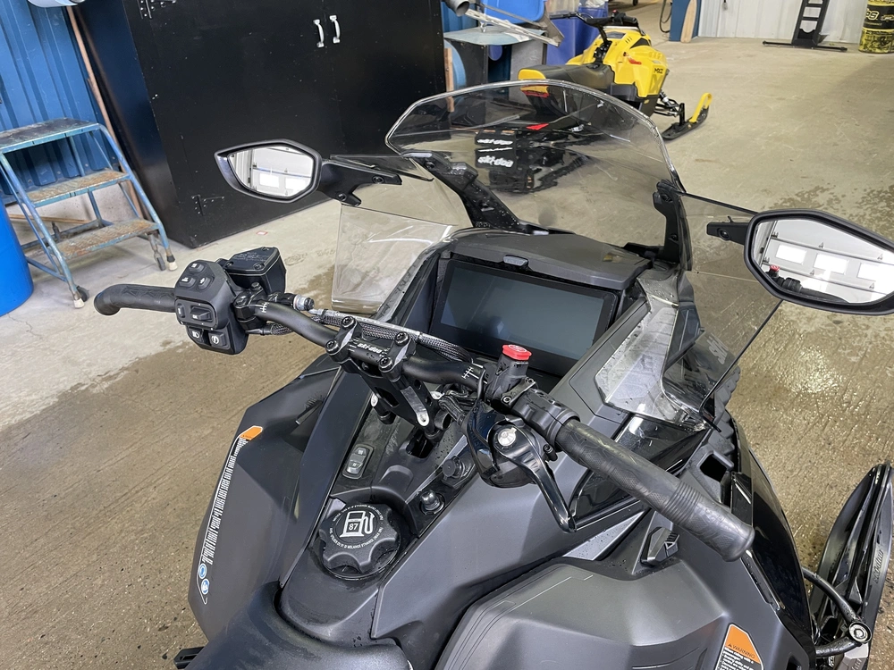 Ski-doo Renegade Adrenaline 900 Ace Enduro 2026 alt