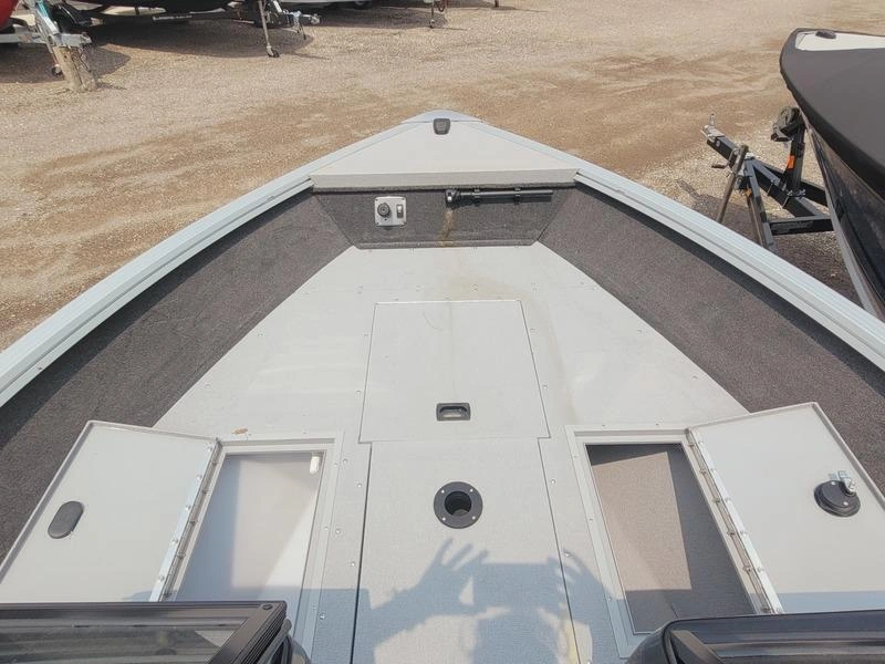 2023 Smoker-craft Ultima 182 alt