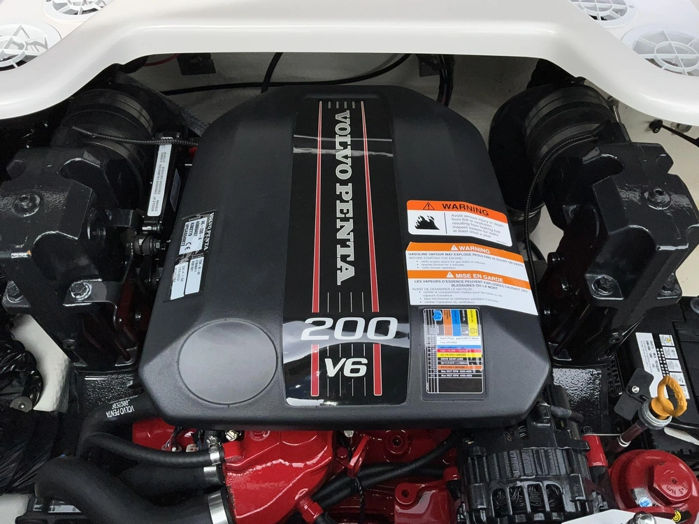 2015 Regal 1900 Esx alt