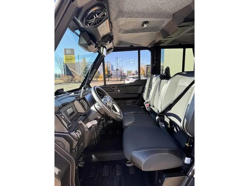 2026 Can-Am DEFENDER MAX LIMITED HD11