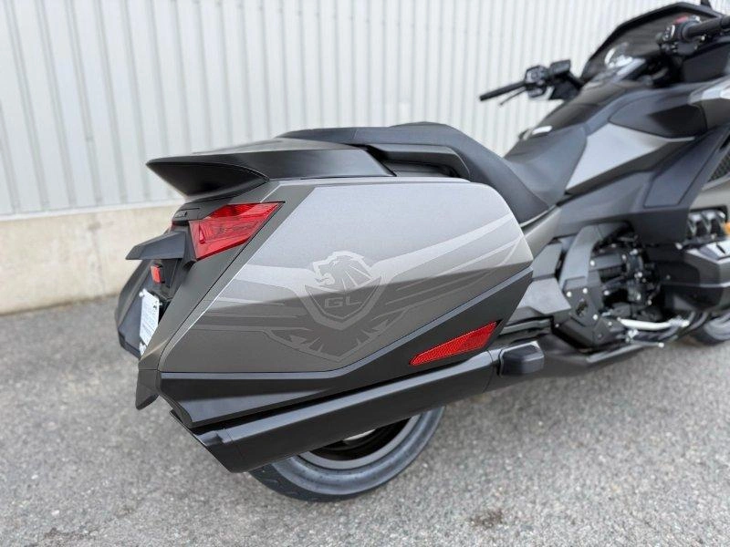 2026 Honda Gold Wing alt