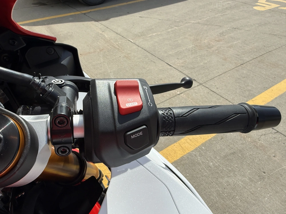 Yamaha Yzf-r7 70e Anniversaire 2026 alt