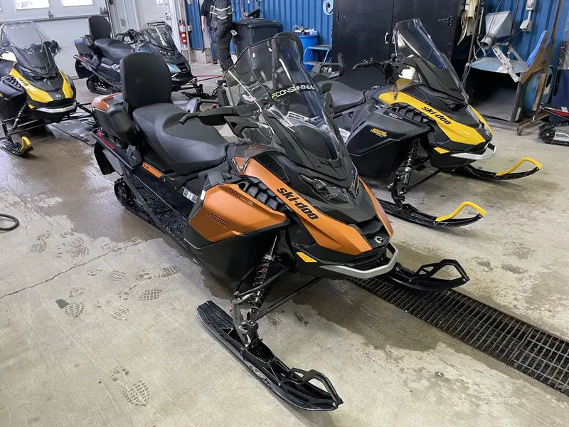 2025 Ski-Doo Grand Touring LE 900 ACE Turbo R