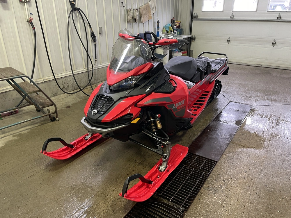 Lynx Brutal Re 850 E-tec 2024 alt