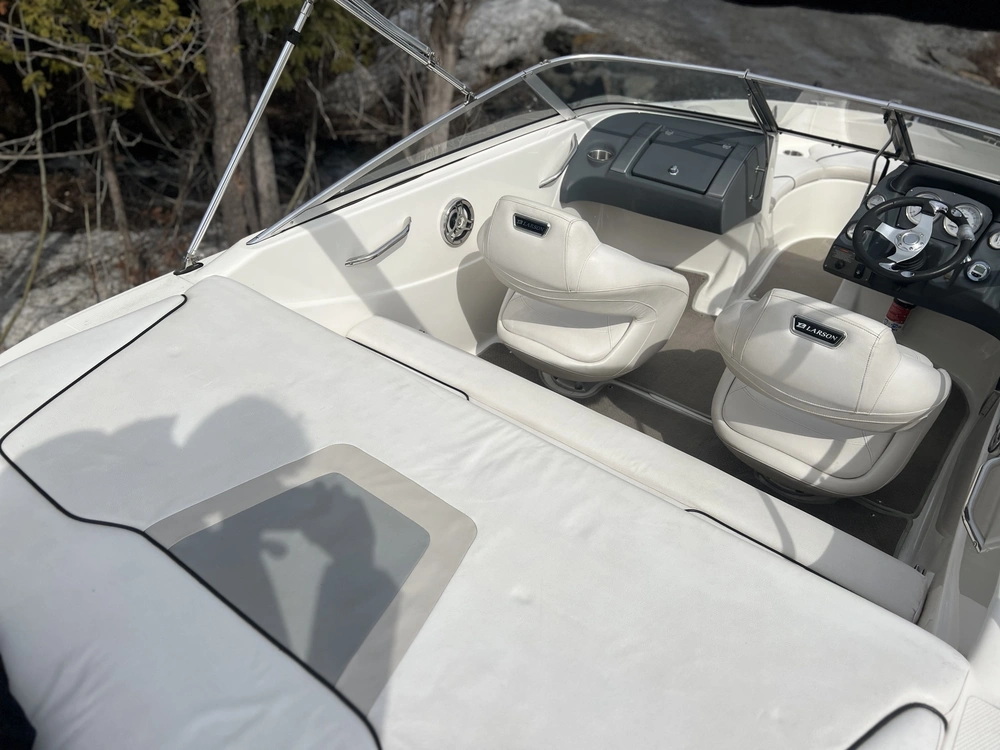 Larson Lx1850 2011 alt