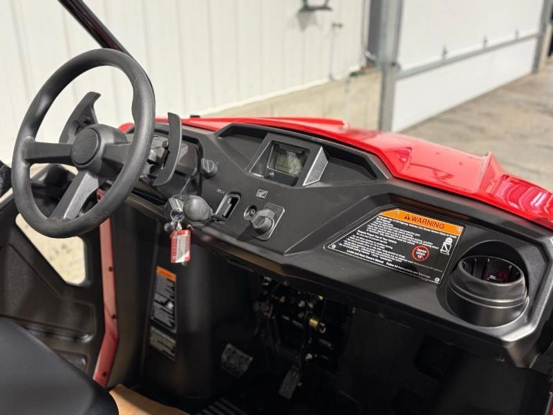 2026 Honda Pioneer 520 alt