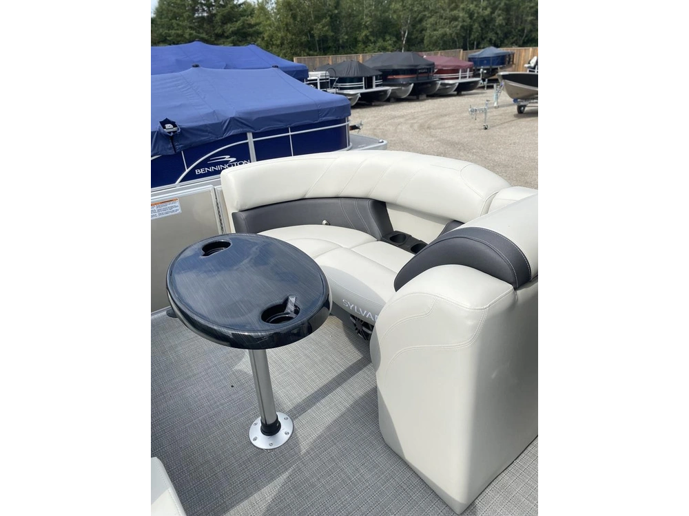 2024 Sylvan Mirage 820 Lz alt