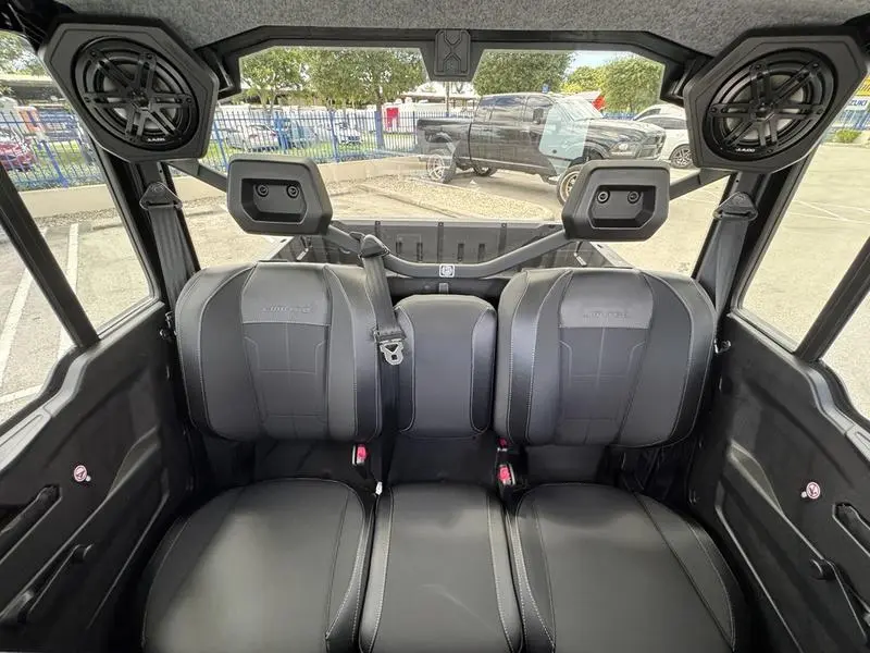 2026 Can-Am DEFENDER MAX LIMITED HD11