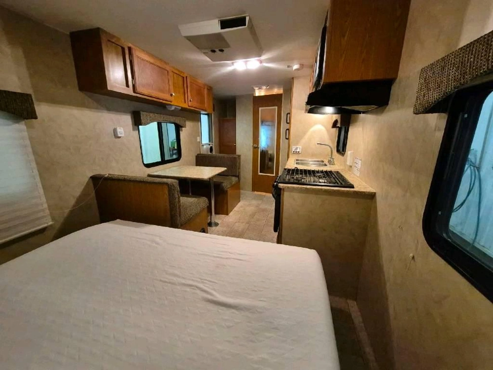 Sunset Park Rv Ez Traveler 21le 2010 alt