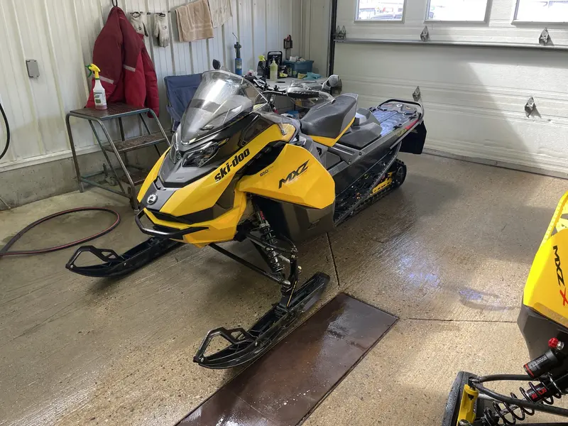 Ski-Doo MXZ Adrenaline 850 Etec 137" 2025