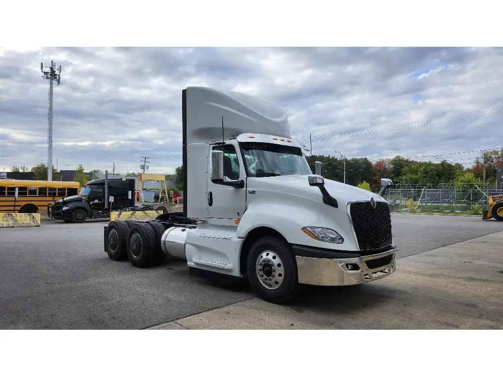 International 2025LT625