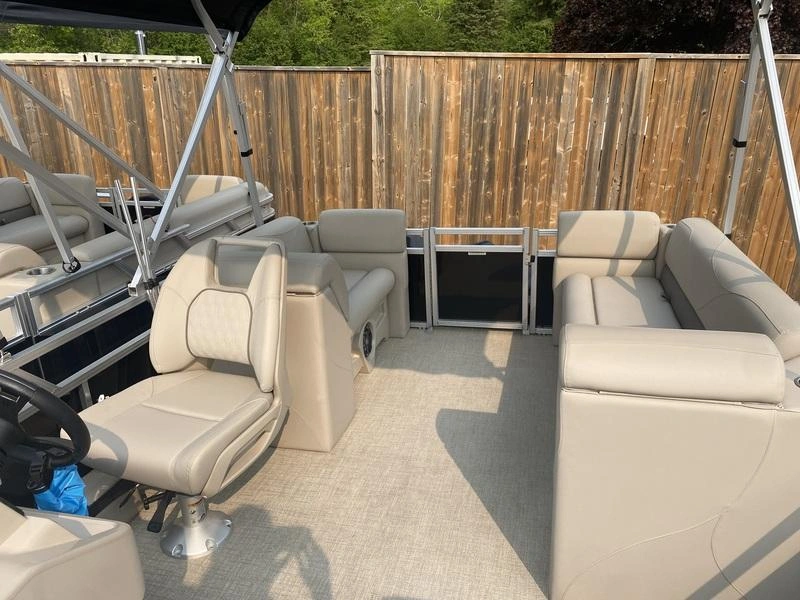 2023 Legend Boats Q-series Le 19 Lounge alt