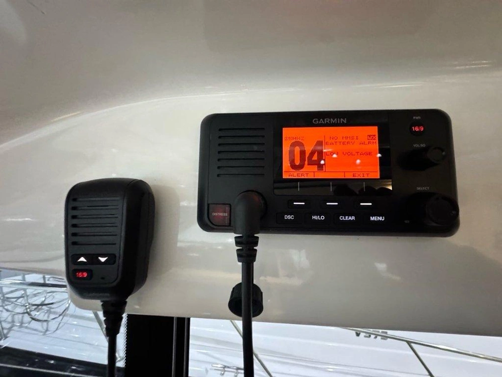 2022 Beneteau Antares 11 alt