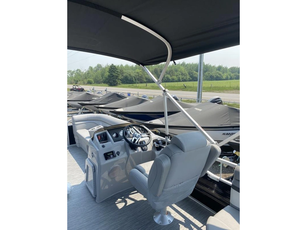 2023 Bennington Marine 20 Svsr alt