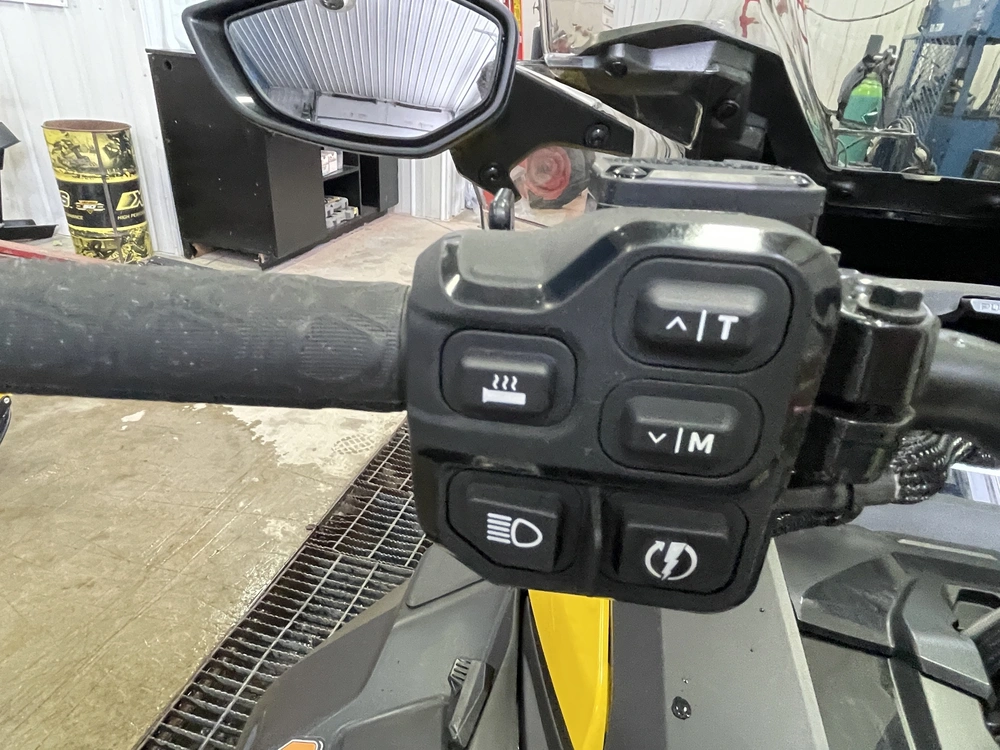 Ski-doo Grand Touring Sport 900 Ace 2026 alt