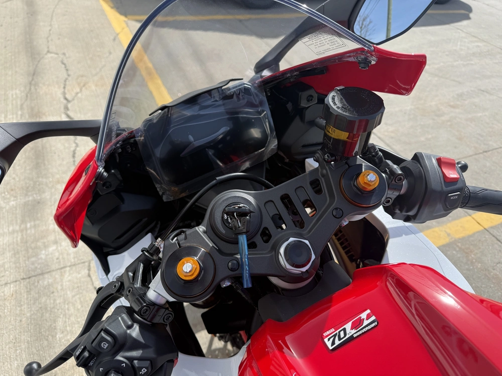 Yamaha Yzf-r7 70e Anniversaire 2026 alt