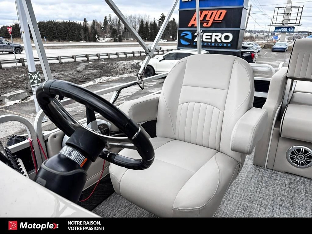 2021 Legend Ponton Dual Lounge alt