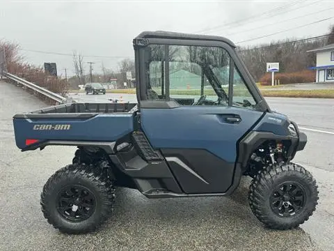 2026 Can-Am DEFENDER XT CAB HD11 thumbnail 2
