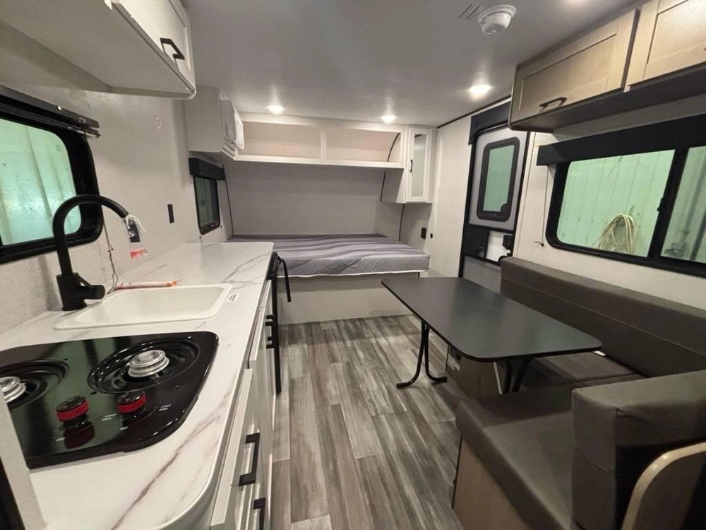 Jayco Jay Flight Slx 172db 2026 alt