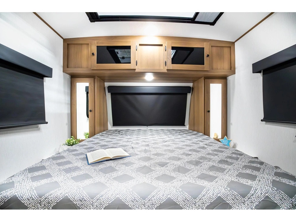 2026 Apex 187 Rb alt