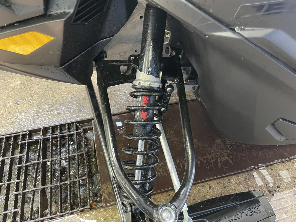 Ski-doo Renegade Adrenaline 900 Ace Turbor 2026 alt