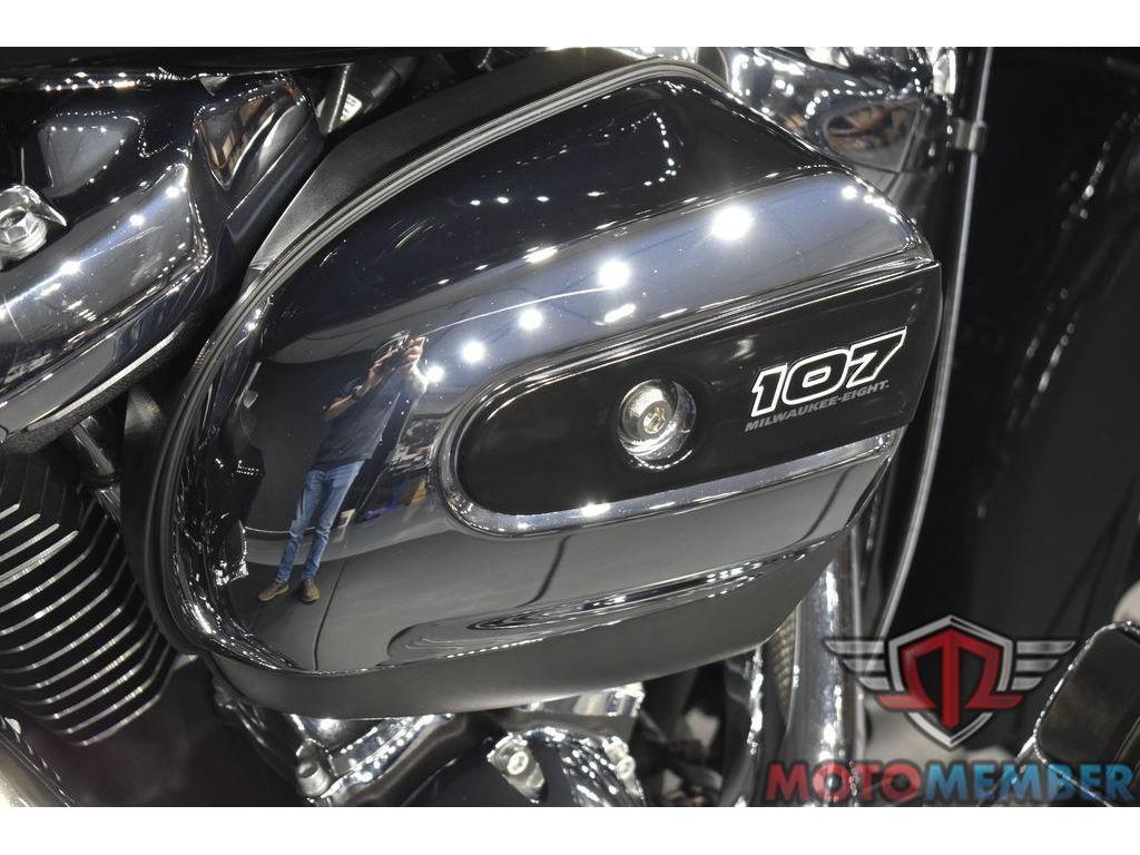 2020 Harley-Davidson Street Glide Base for Sale