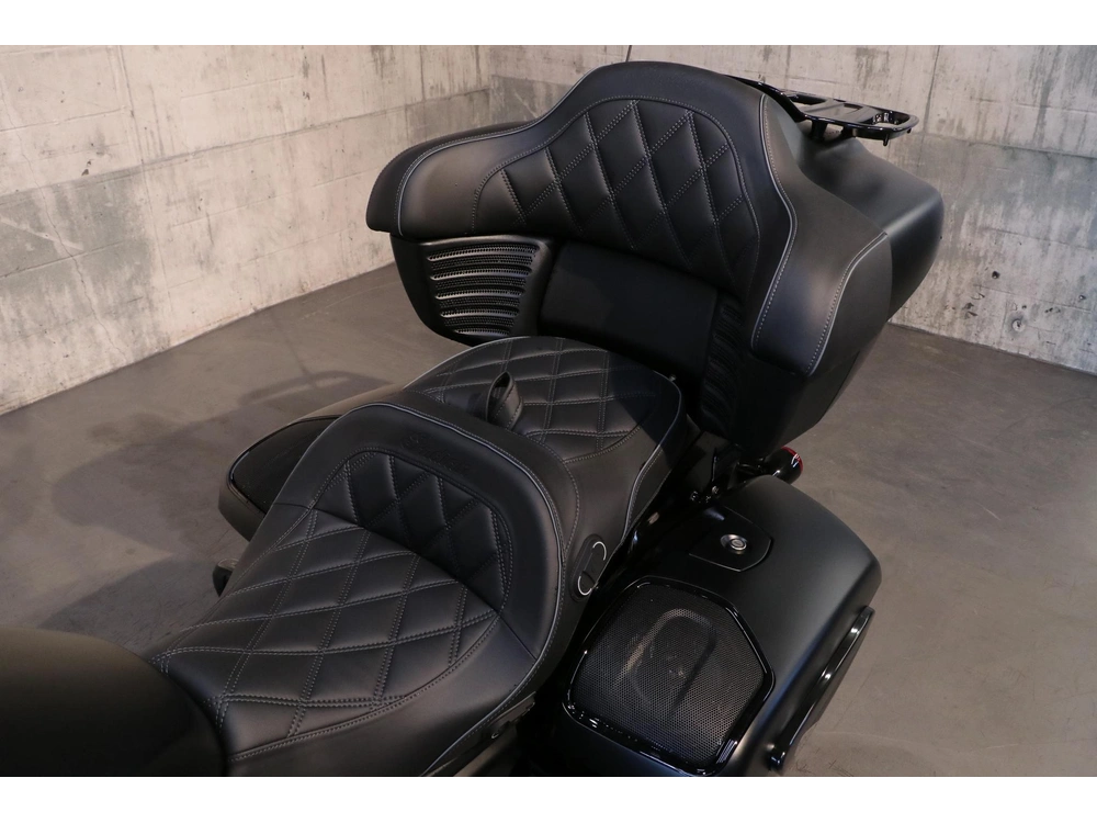 2026 Indian Motorcycle Pursuit Dark Horse 112 & Powerband Audio alt