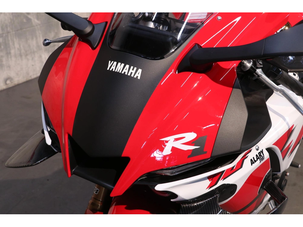 2026 Yamaha Yzf-r1 70e Anniversaire alt