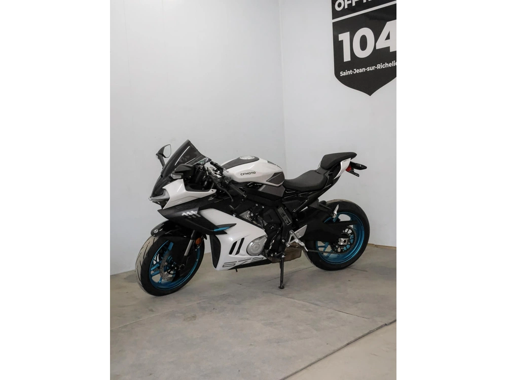 2026 Cfmoto 675 Ss Blanc alt