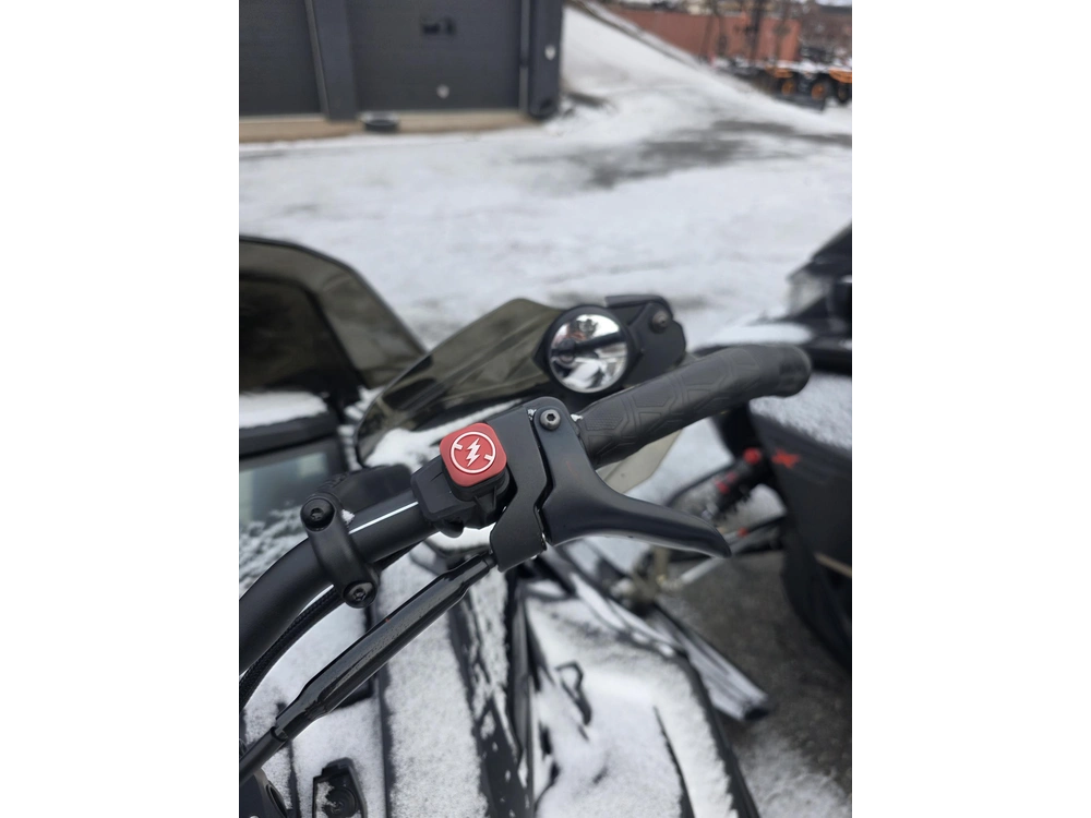2025 Ski-doo Renegade Xrs 900 Ace Turbo R