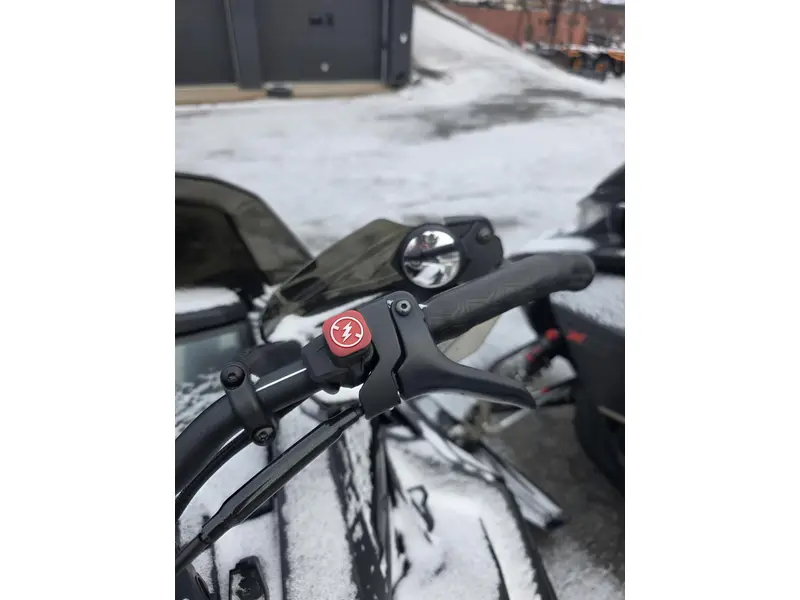 Ski-Doo Renegade XRS 900 ACE Turbo R 2025