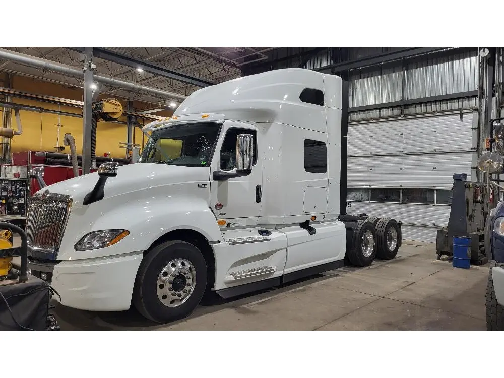 International 2024LT625