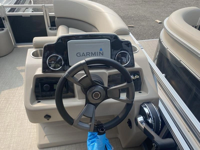 2023 Legend Boats Q-series Le 19 Lounge alt