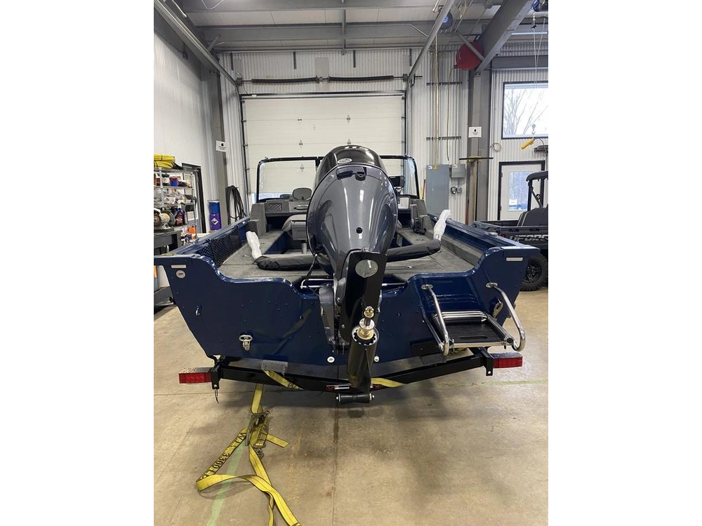 2026 Smoker-craft Excursion 176 Dc alt