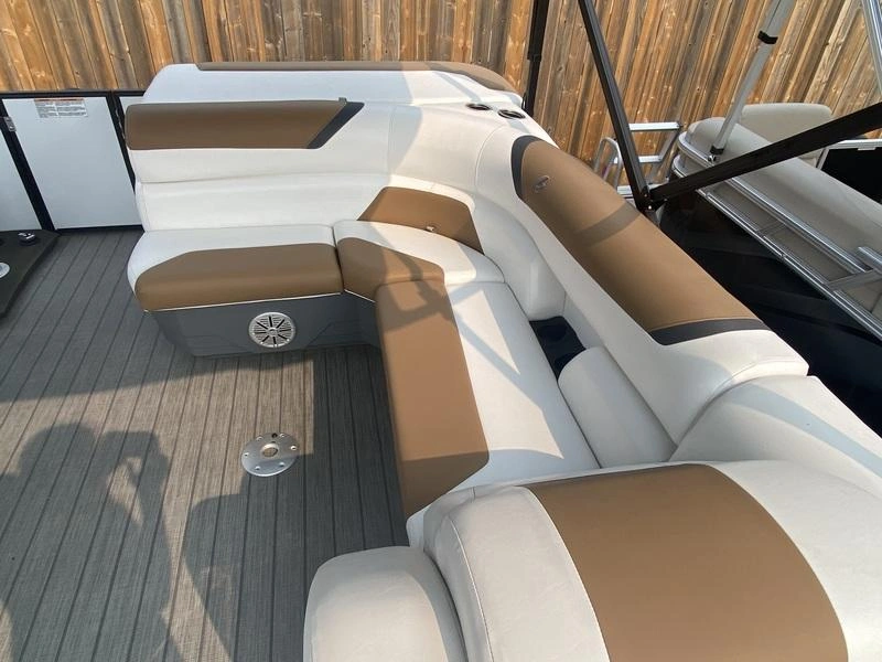 2023 Legend Boats E-series 21 Cruise alt