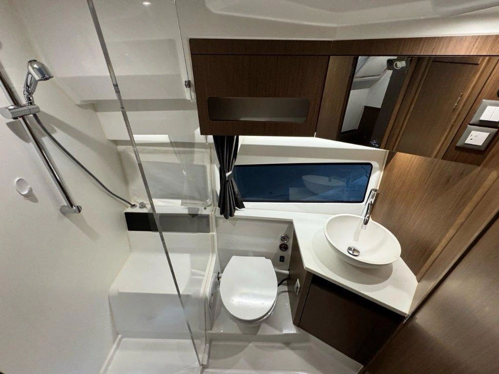 2022 Beneteau Antares 11 alt