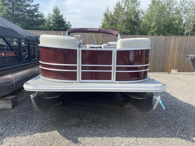 2024 Sylvan Mirage 820 Cruise alt