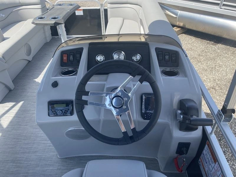 2023 Bennington Marine 20 Svsr alt